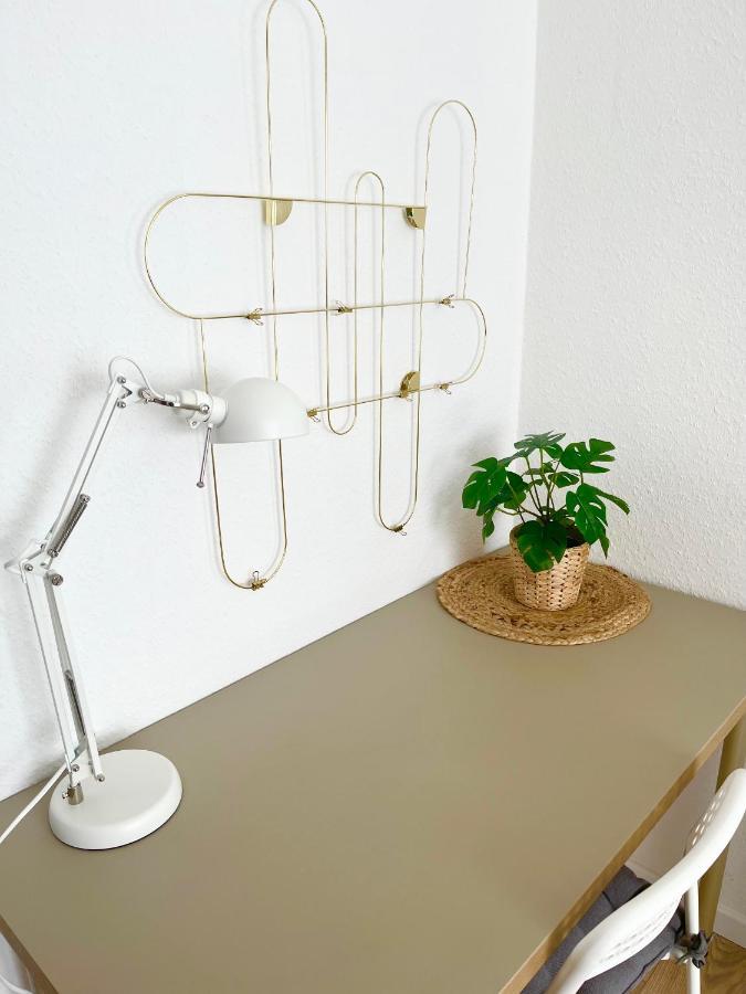Gemuetliches Zentrales Apartment 2 Min Bis Du Hbf ドゥイスブルグ エクステリア 写真
