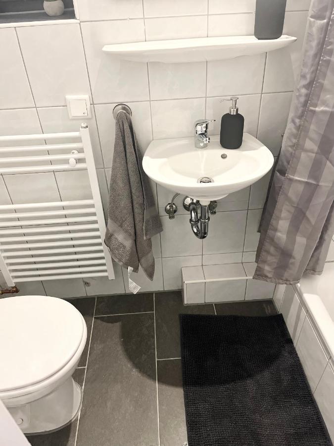Gemuetliches Zentrales Apartment 2 Min Bis Du Hbf ドゥイスブルグ エクステリア 写真