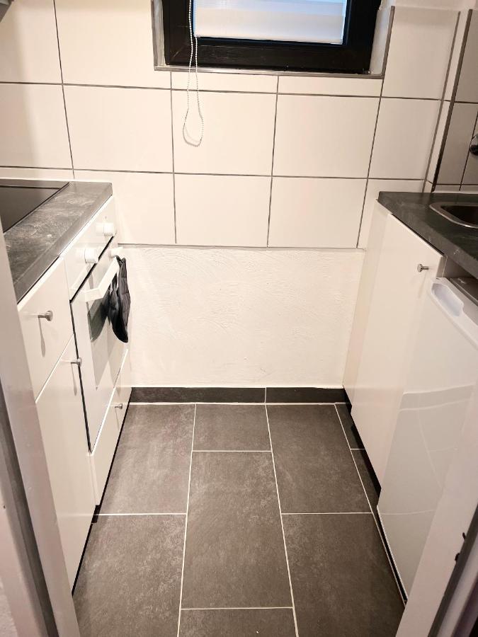 Gemuetliches Zentrales Apartment 2 Min Bis Du Hbf ドゥイスブルグ エクステリア 写真